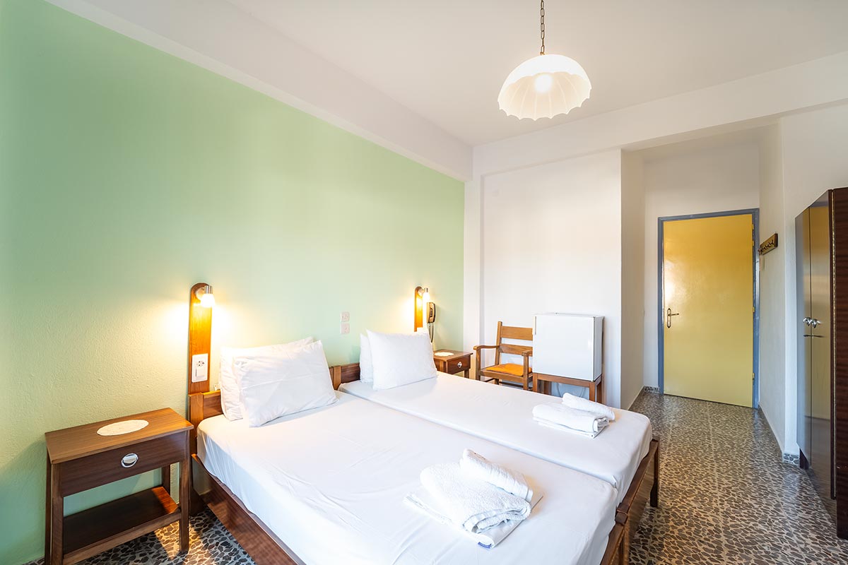 Double room with twin beds, Room 15