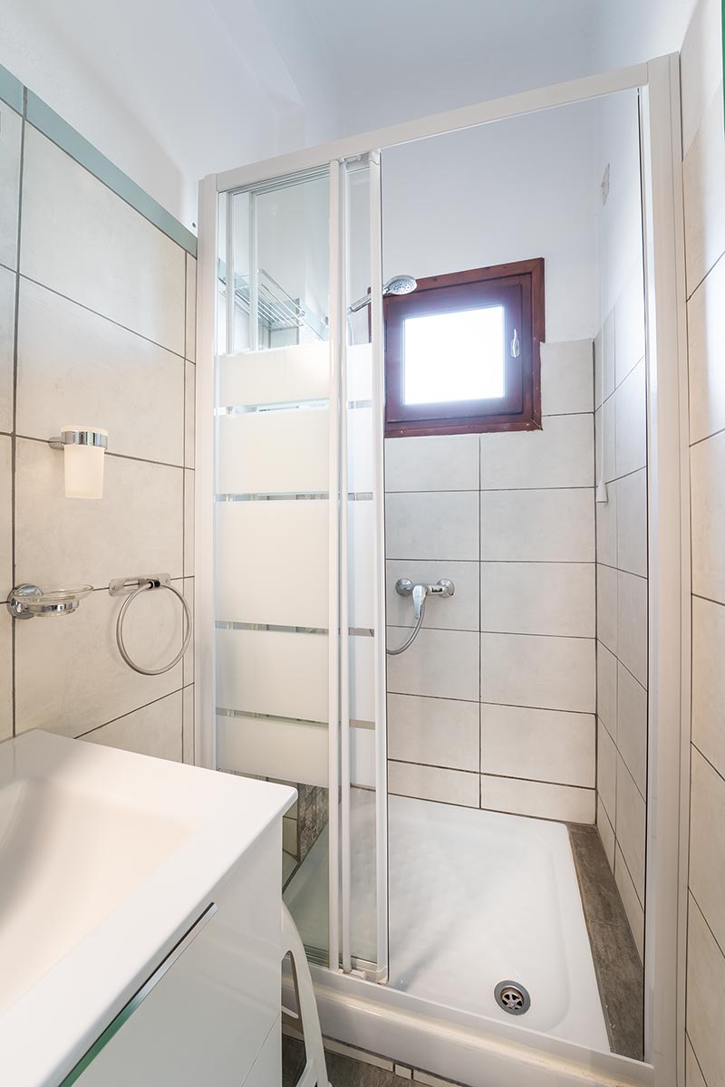 Double room with twin beds, Room 15