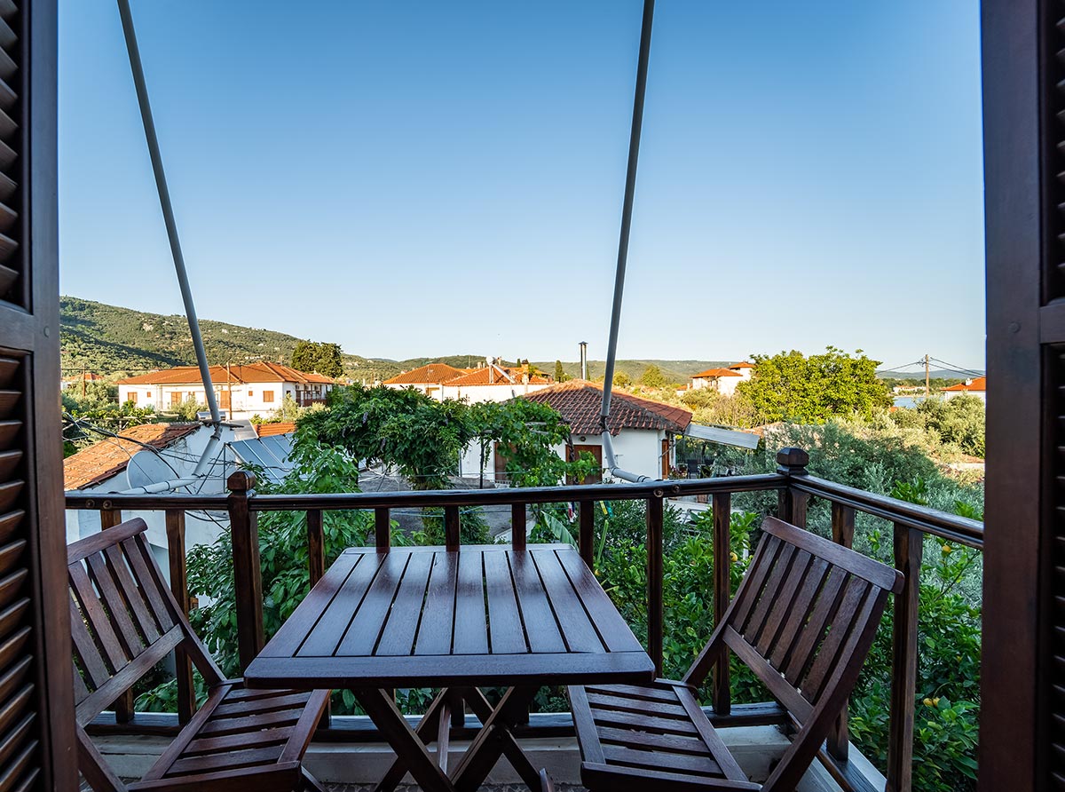 Double room with twin beds, Room 16