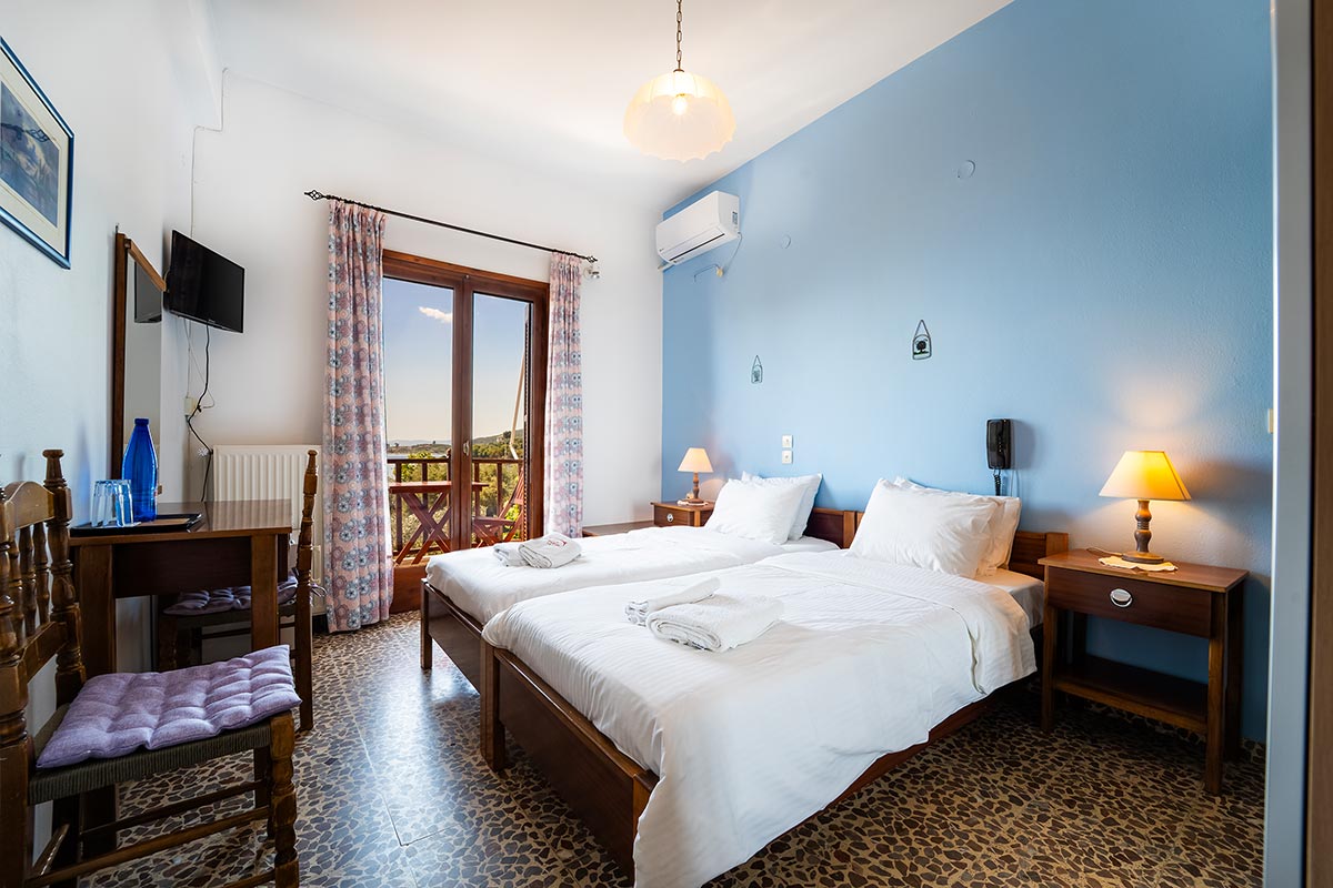 Double room with twin beds, Room 20